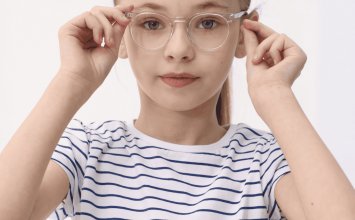 Djeca i naočale: Što kad dijete odbija nositi naočale za vid?